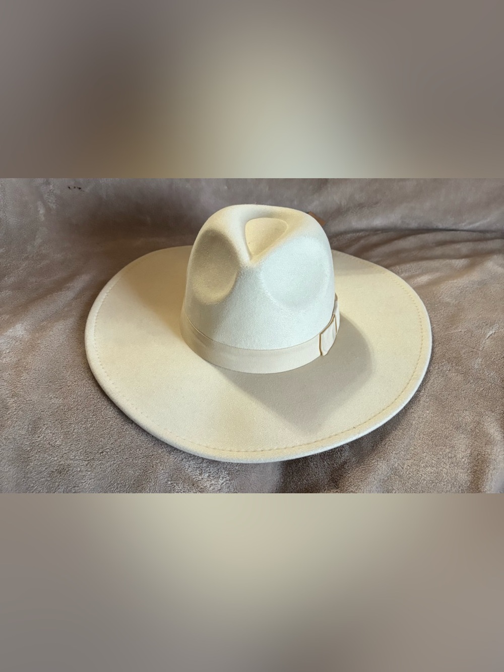 Elegant Womens Classic Wide Brim Cream Felt Hat Satin Lined for Hair Quality NEW